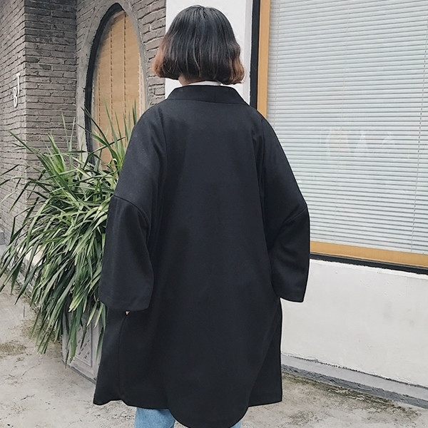  Γυναικείο παλτό για το  φθινόπωρο σε μαύρο χρώμα με κεντήματα, κατάλληλα για την καθημερινή ζωή