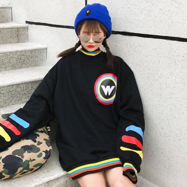 Χειμερινή  γυναικεία μπλούζα  με κολάρο και χρωματιστές λωρίδες