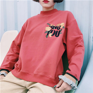 Γυναικεία αθλητικά μπλουζάκια σε δύο χρώματα