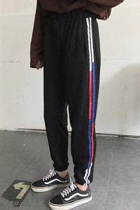 Αθλητικά γυναικεία παντελόνια με έγχρωμες λωρίδες