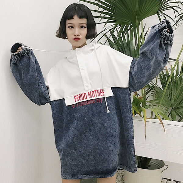 Κομψή  γυναικεία μπλούζα με  κουκούλα 