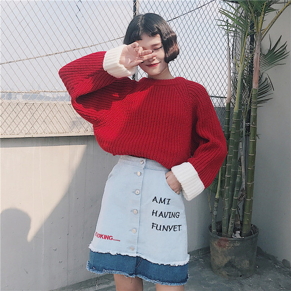 Πλεκτό  γυναικείο πουλόβερ σε κόκκινο και μαύρο χρώμα