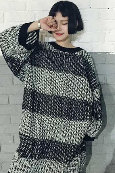 Стилна дамска плетена рокля в свободен стил