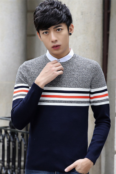 Αθλητικό-κομψό ανδρικό πουλόβερ  με κολάρο σε σχήμα O και όμορφα χρώματα