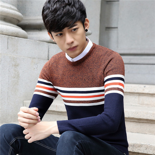 Αθλητικό-κομψό ανδρικό πουλόβερ  με κολάρο σε σχήμα O και όμορφα χρώματα