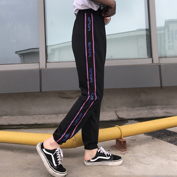 Πολύ άνετα παντελόνια με επιγραφές και υψηλή μέση