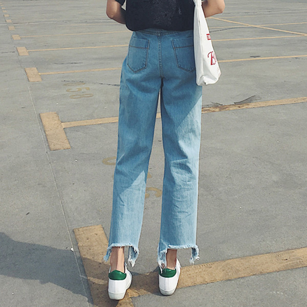 Γυναικεία Τζιν Boyfriend  σε γαλάζιο χρώμα