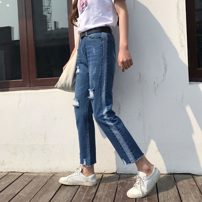 Μοντέρνα  γυναικεία τζιν  - σχισμένα