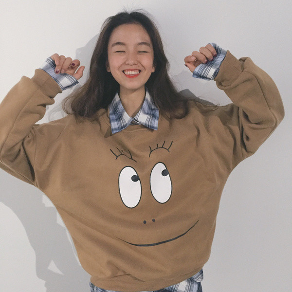 Γυναικεία μπλούζα  σε δύο χρώματα με εφαρμογή