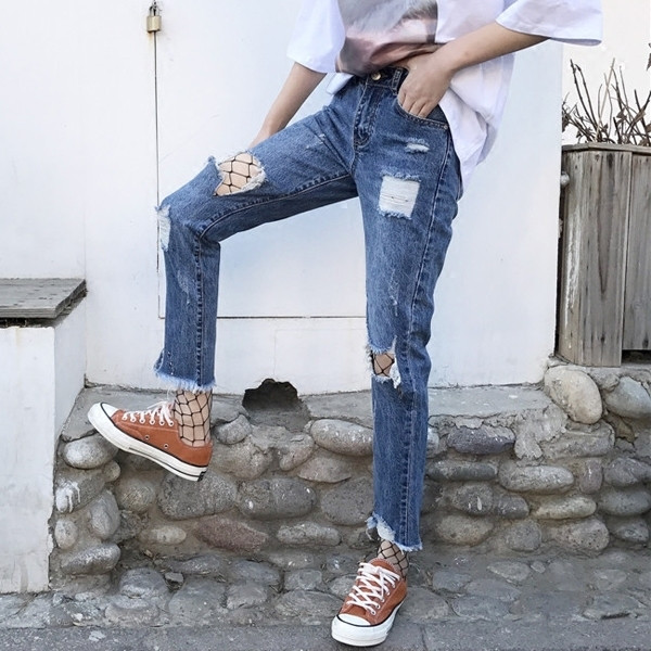 Γυναικεία τζιν  Slim  με υψηλή μέση - σχισμένα και patched