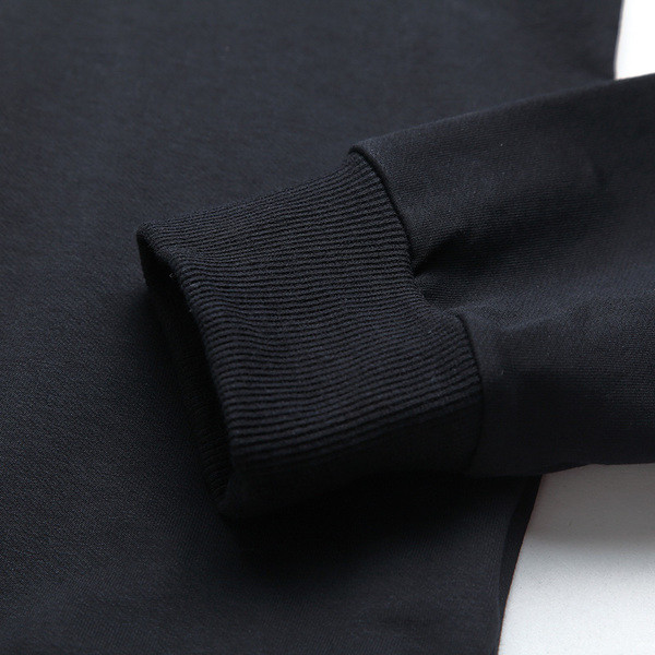 Μοντέρνα βαμβακερή ανδρική μπλούζα με μακρύ μανίκι, έγχρωμη εκτύπωση και κολάρο σε σχήμα O