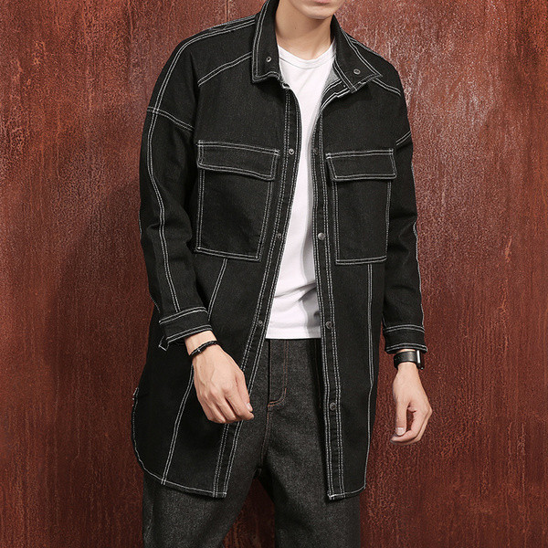 Ανδρικό μπουφάν  denim με μεγάλες τσέπες