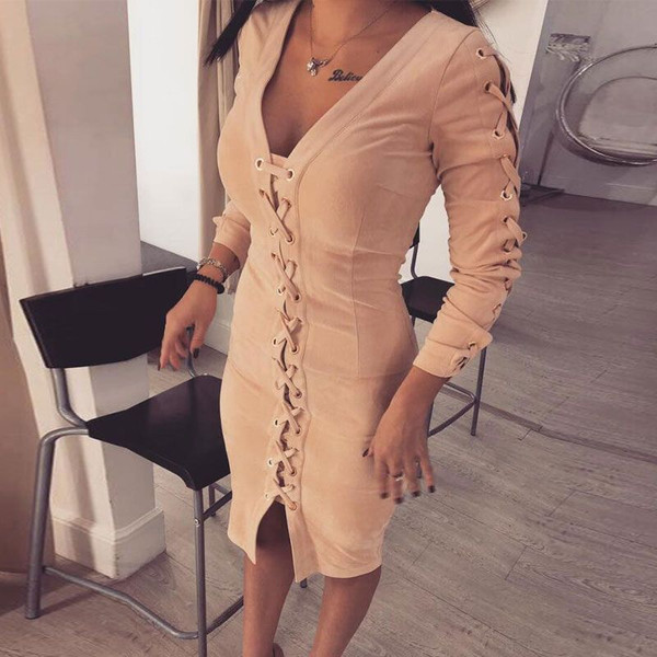 Ежедневна дамска рокля с V-образно деколте и кръстосани връзки по дължината на ръкавите