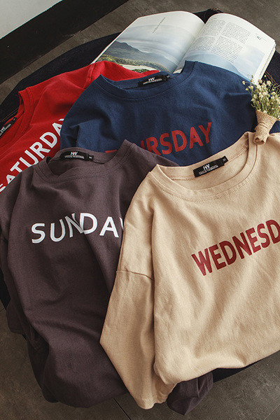 Мъжка тениска в няколко цвята с надпис и подходяща за ежедневие