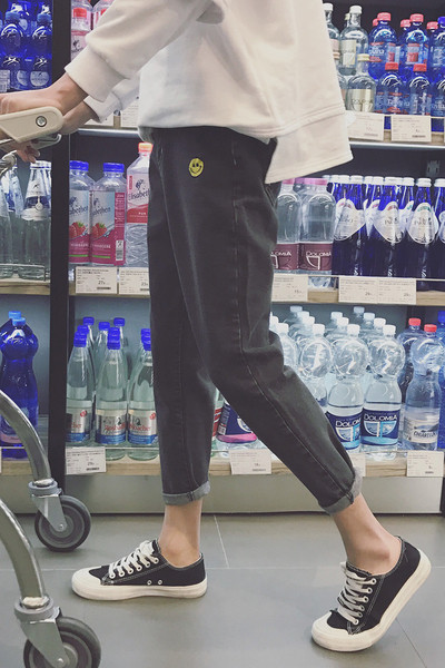 Ανδρικά τζιν λεπτού τύπου σε τρία χρώματα