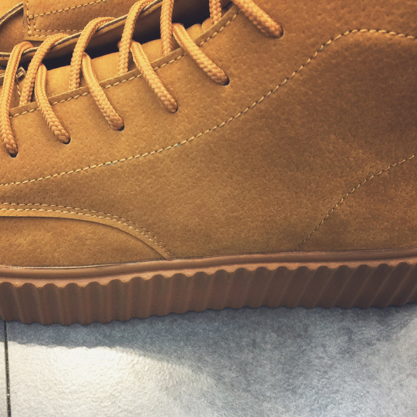 Стилни мъжки кецове в два цвята и в два модела