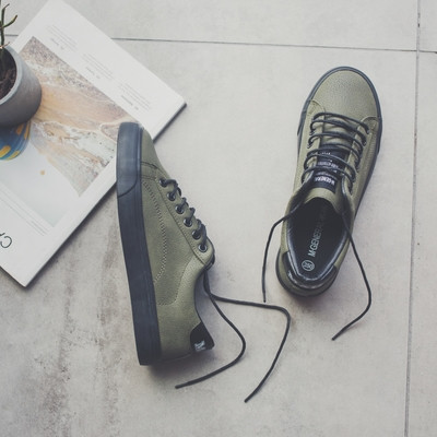 Unisex πάνινα παπούτσια σε τρία χρώματα κατάλληλα για την καθημερινή ζωή