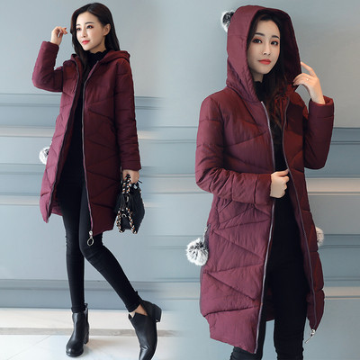 Γυναικείο ζεστο μπουφάν με κουκούλα χειμωνιάτικου τύπου και μαλακές που κρέμονται στην τσέπη