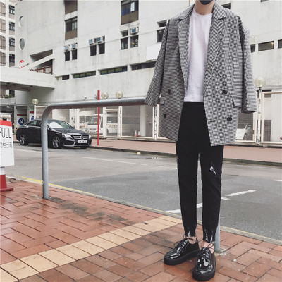 Κομψά τζιν ανδρικά σε δύο χρώματα - σκισμένα και Slim τύπου