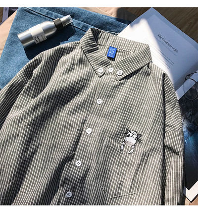 Ежедневна мъжка риза на райе с джобче и бродерия