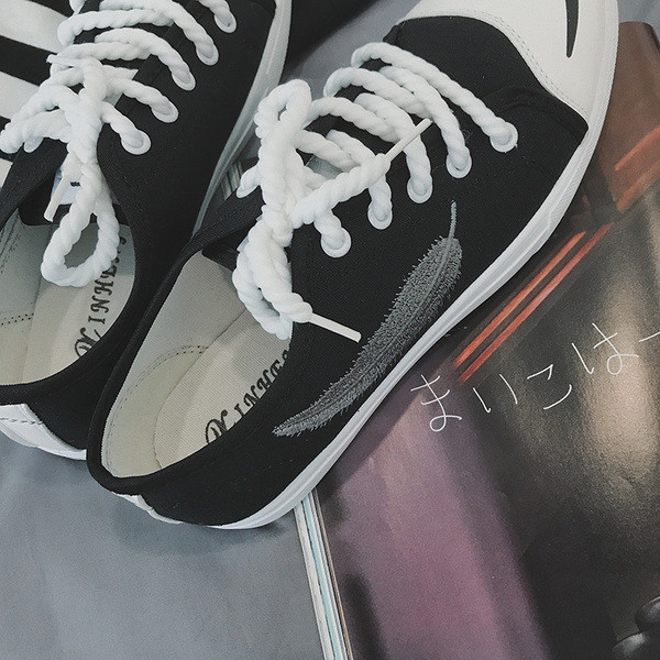 Ежедневни мъжки кецове в три цвята с бродерия