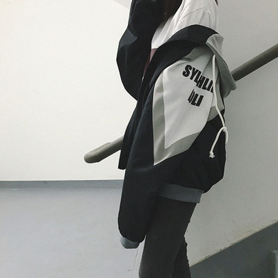 Ежедневен мъжки суичър в два цвята и в широк модел