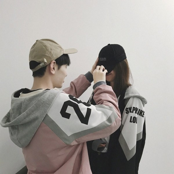 Ежедневен мъжки суичър в два цвята и в широк модел