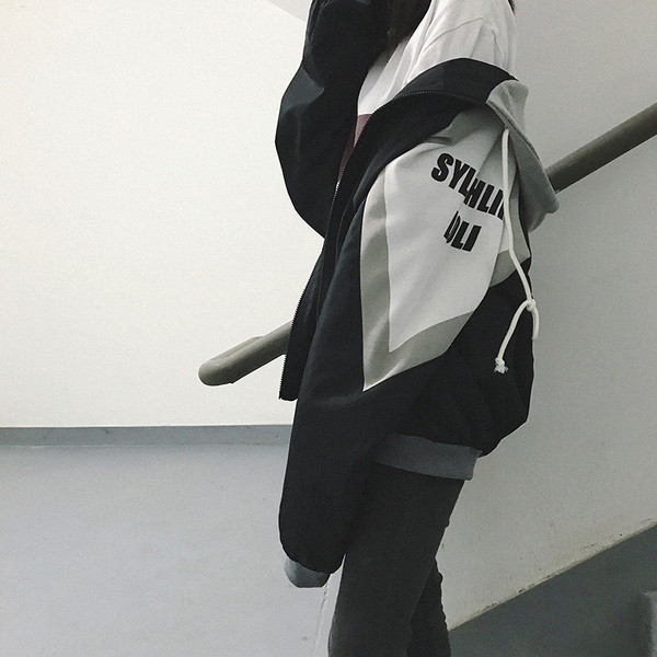 Ежедневен мъжки суичър в два цвята и в широк модел