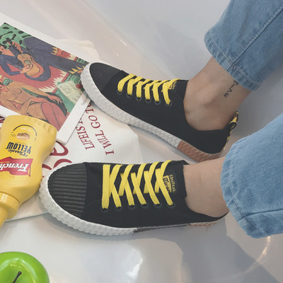 Стилни мъжки кецове в бял и черен цвят