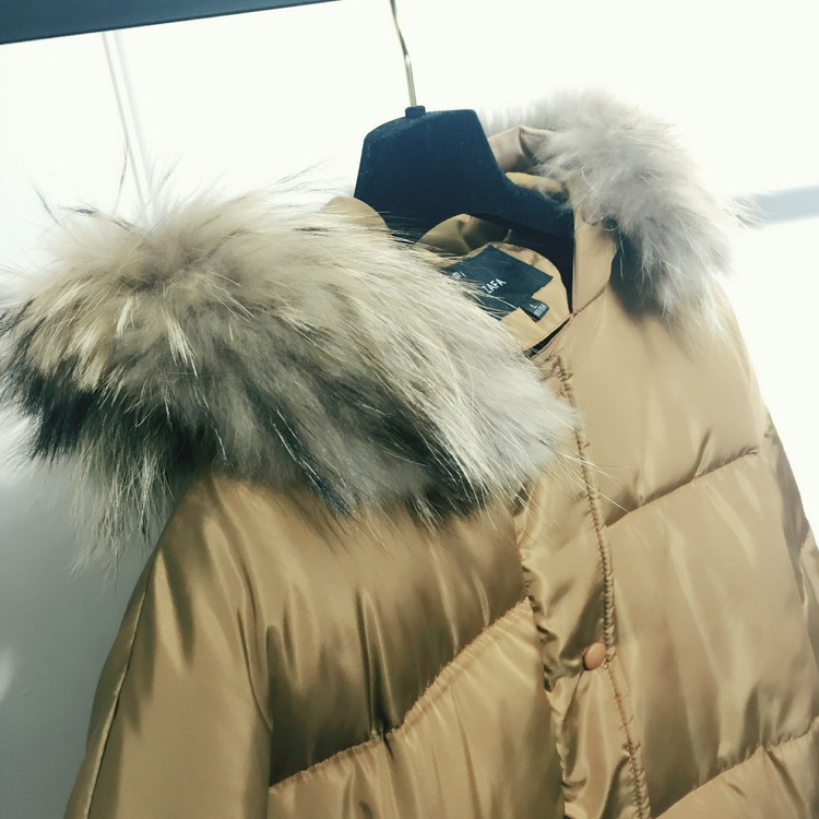 Дълго зимно яке в два цвята с качулка с пух