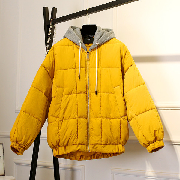 Спортно дамско яке в четири цвята с качулка