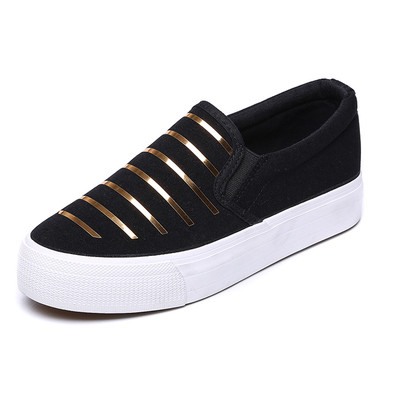 Есенни дамски мокасини в черен цвят с лъскави ленти