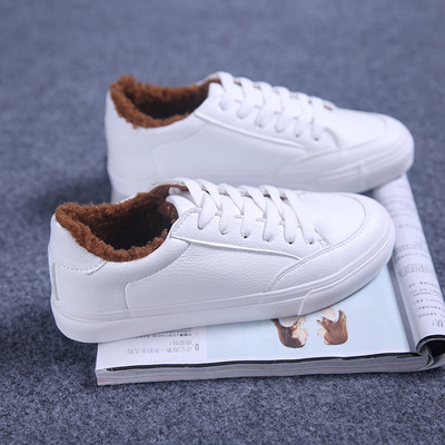 Семпли дамски кецове в два модела - с пух и без пух