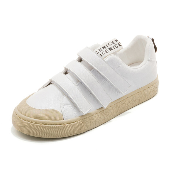 Есенни дамски кецове в черен и бял цвят с лепенки