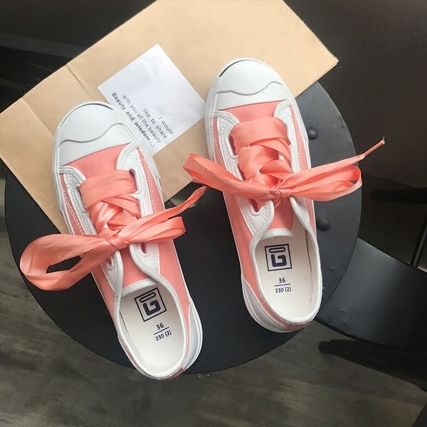 Есенни дамски кецове в три цвята, подходящи за ежедневие