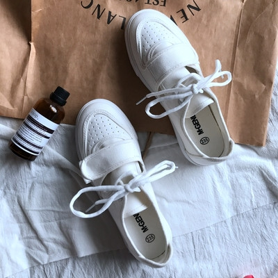 Дамски кецове с лепенки в два цвята