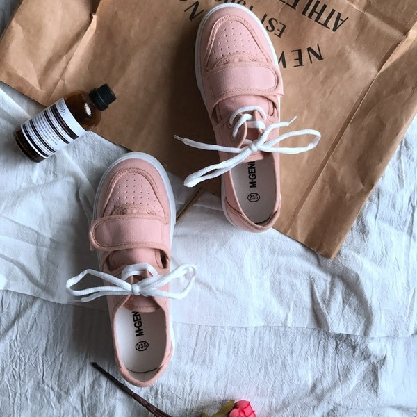 Дамски кецове с лепенки в два цвята