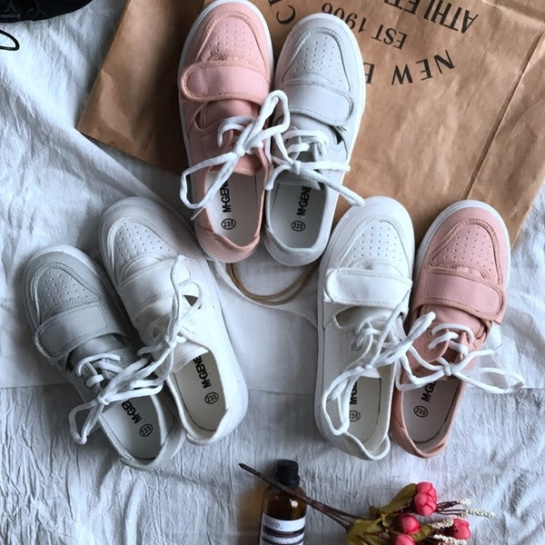 Дамски кецове с лепенки в два цвята