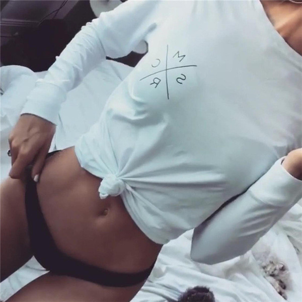 Ежедневна дамска блуза в бял цвят