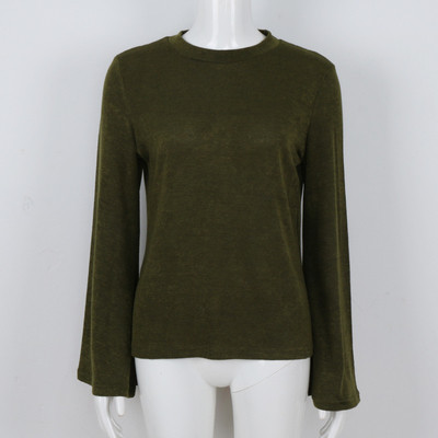 Дамски пуловер, подходящ за студените дни с разкроени ръкави