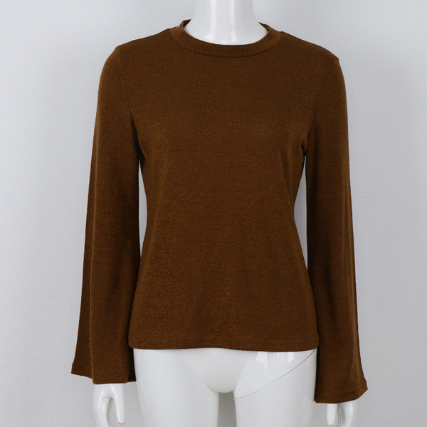 Дамски пуловер, подходящ за студените дни с разкроени ръкави