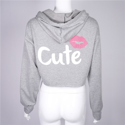 Скъсена дамска блуза с качулка и надписи