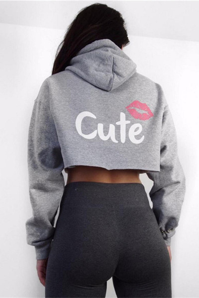 Скъсена дамска блуза с качулка и надписи