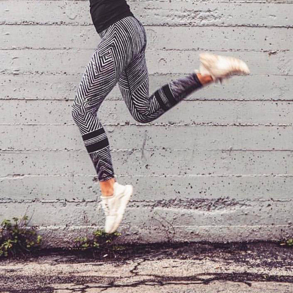 Спортен клин за дамите на райе в два модела