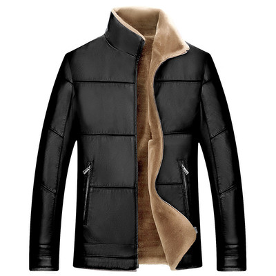 Ежедневно мъжко палто с високо закопчаваща се яка и топла подплата