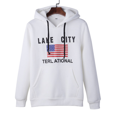 Плътен и удобен мъжки суичер тип анурак с качулка,надпис и шарен принт