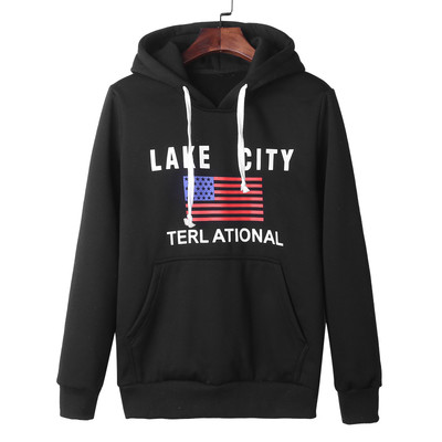 Плътен и удобен мъжки суичер тип анурак с качулка,надпис и шарен принт