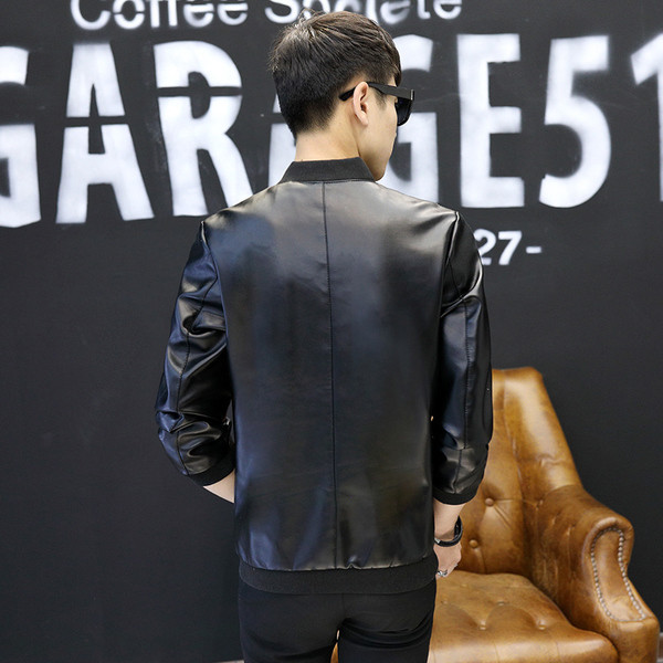 Μαλακό δερμάτινο ανδρικό μπουφάν από δέρμα  με κολάρο μπέιζμπολ σε σχήμα O