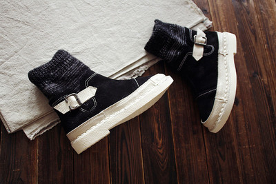 Много топли дамски боти в много цветове и с равна подметка