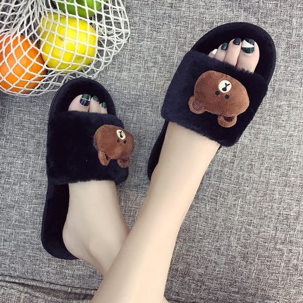 Γυναικείες παντόφλες σε τρία χρώματα